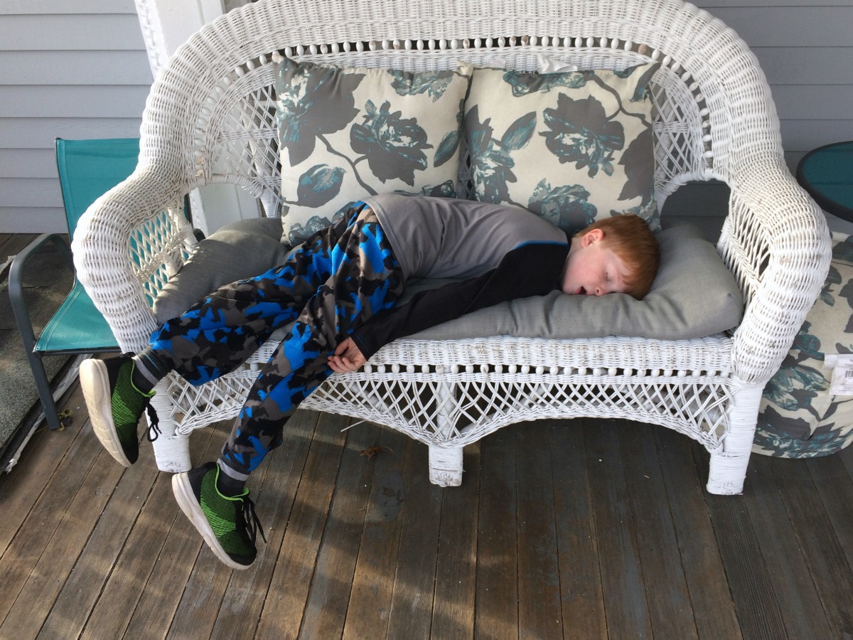 an-entertaining-walk-home-from-school-13